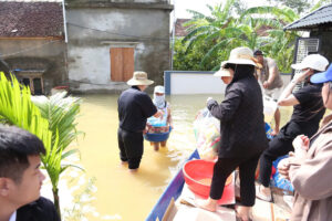 Caritas Tổng Giáo phận Hà Nội cứu trợ các vùng bị ảnh hưởng sau cơn bão lịch sử Yagi