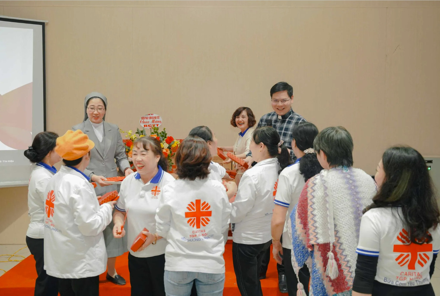 Caritas Tổng Giáo phận Hà Nội: Tất niên “Bữa cơm yêu thương”